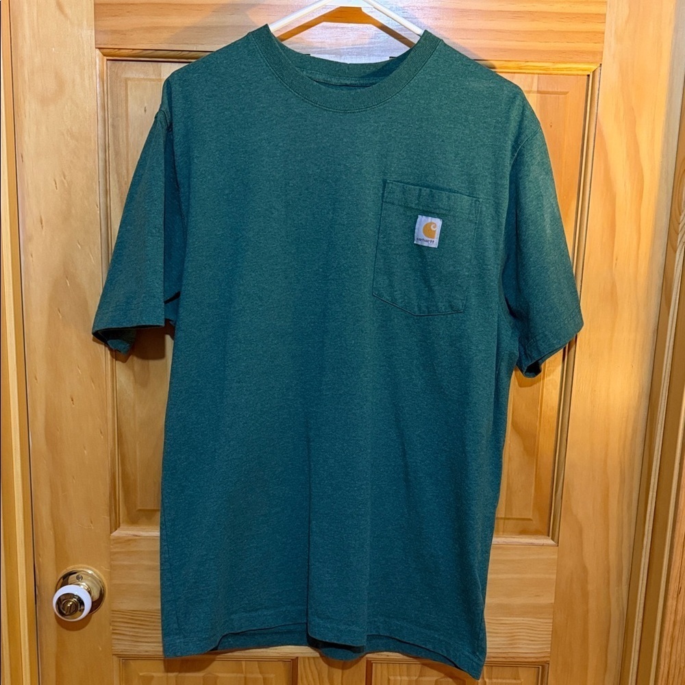 Carhartt Forest Green Short Sleeve Tee Shirt with Pocket. Size Medium.